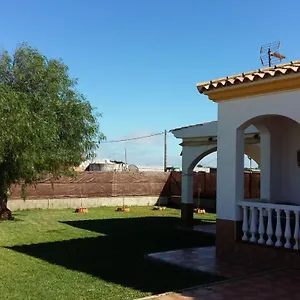 Casa Con Jardín Privado Cerca De La Playa, Descansar Y Relajarse Сasa de vacaciones